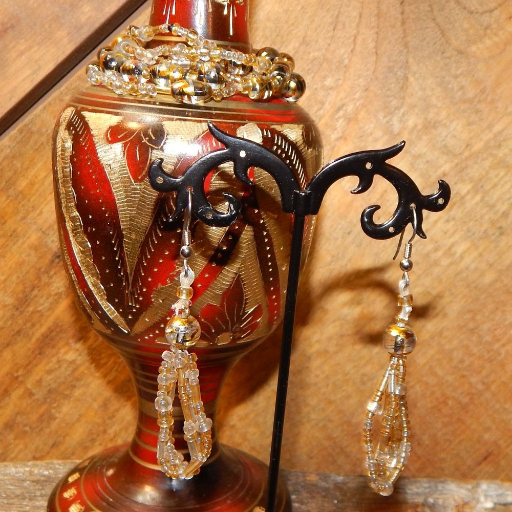 <3 5 Stretch Beaded Bracelet & Beaded Earrings <3
